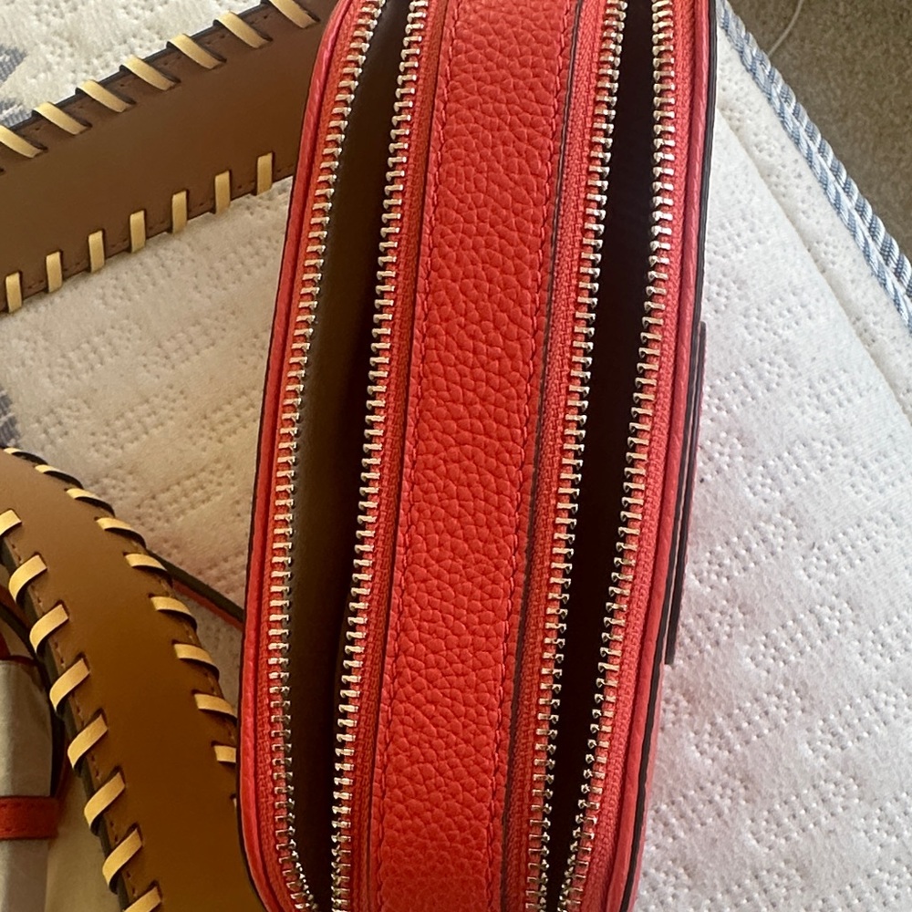 NWT Tory Burch Miller red Leather Crossbody Camera Bag with Strap(s) - Picture 5 of 5